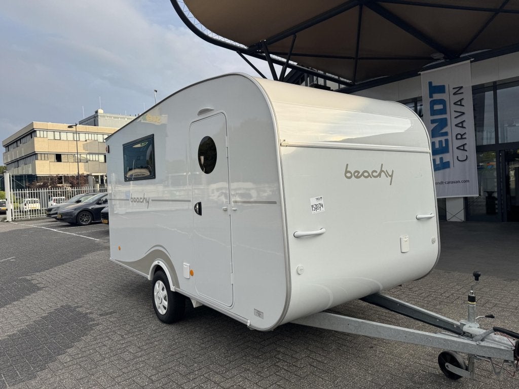 Hobby Beachy 450 2025 € 2900,- KORTING!!!, Overige typen, Standaardzit, Koelkast, Hobby