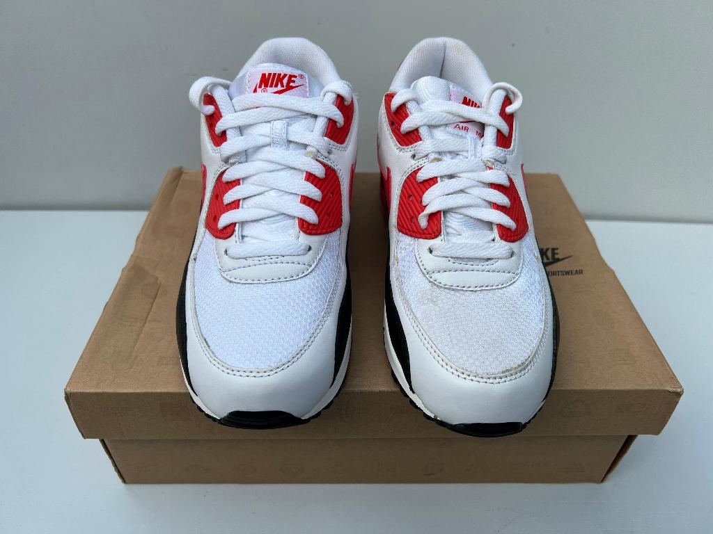 Nike Air Max 90 wit/oranjerood maat 9,5, Verzenden, Nike, Zo goed als nieuw, Wit