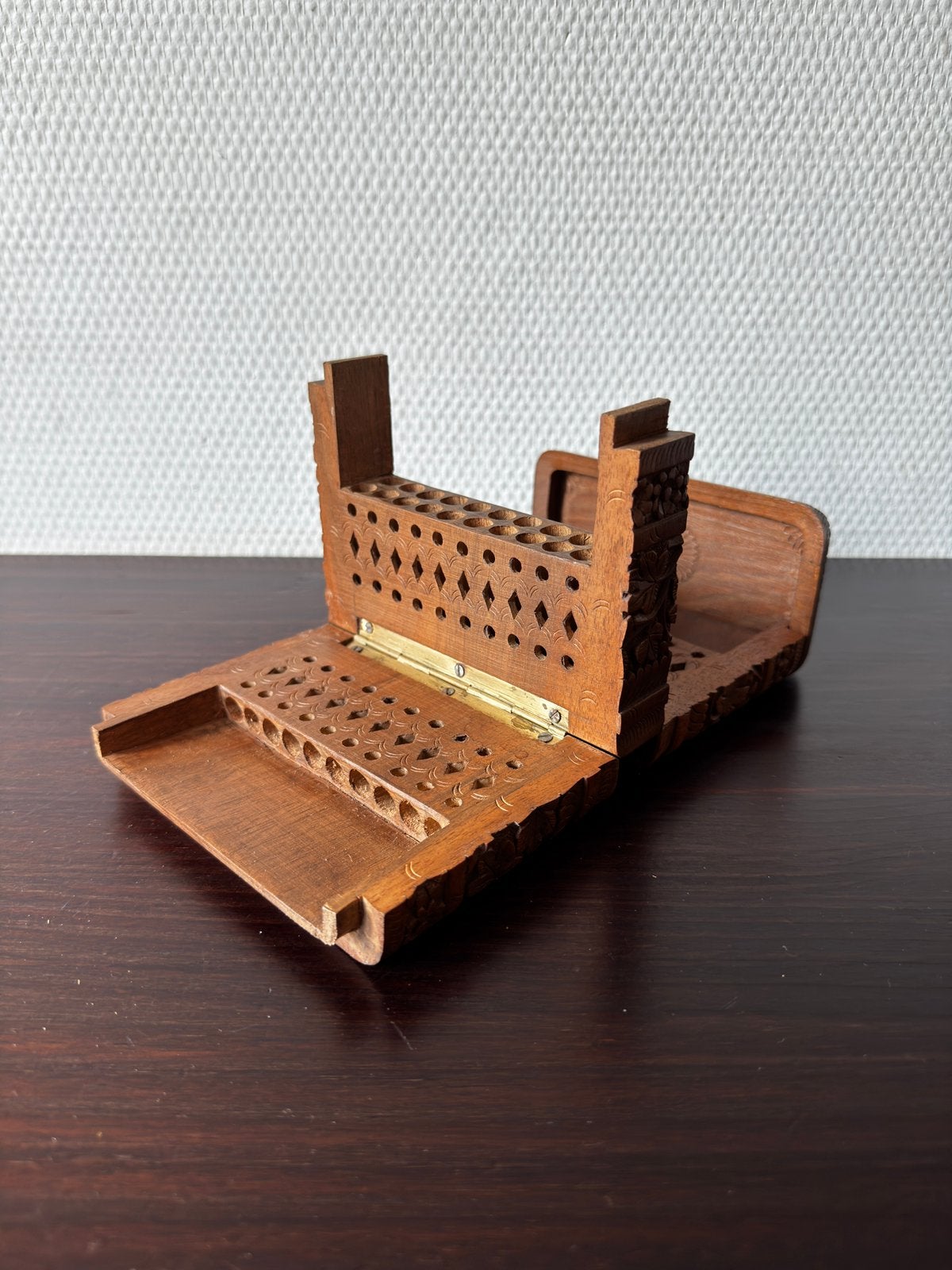 Vintage Uitgestoken Sigaretten Doosje, Elephant Box, Hout, Ophalen, Zo goed als nieuw, Tabaksdoos of Verpakking