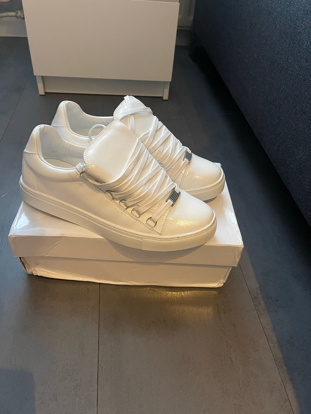 Balenciaga arenas maat 44 (vallen kleiner), Ophalen of Verzenden, Nieuw, Wit, Sneakers of Gympen