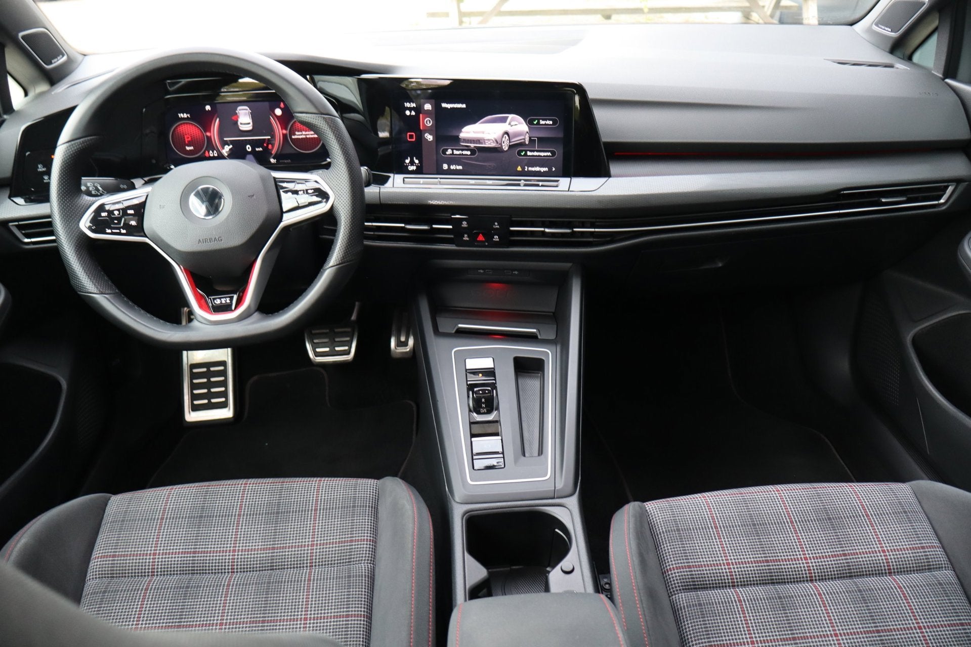 Volkswagen GOLF 2.0 TSI GTI -Panoramadak-Nardo grey, Dealer onderhouden, Euro 6, 4 cilinders, 1984 cc