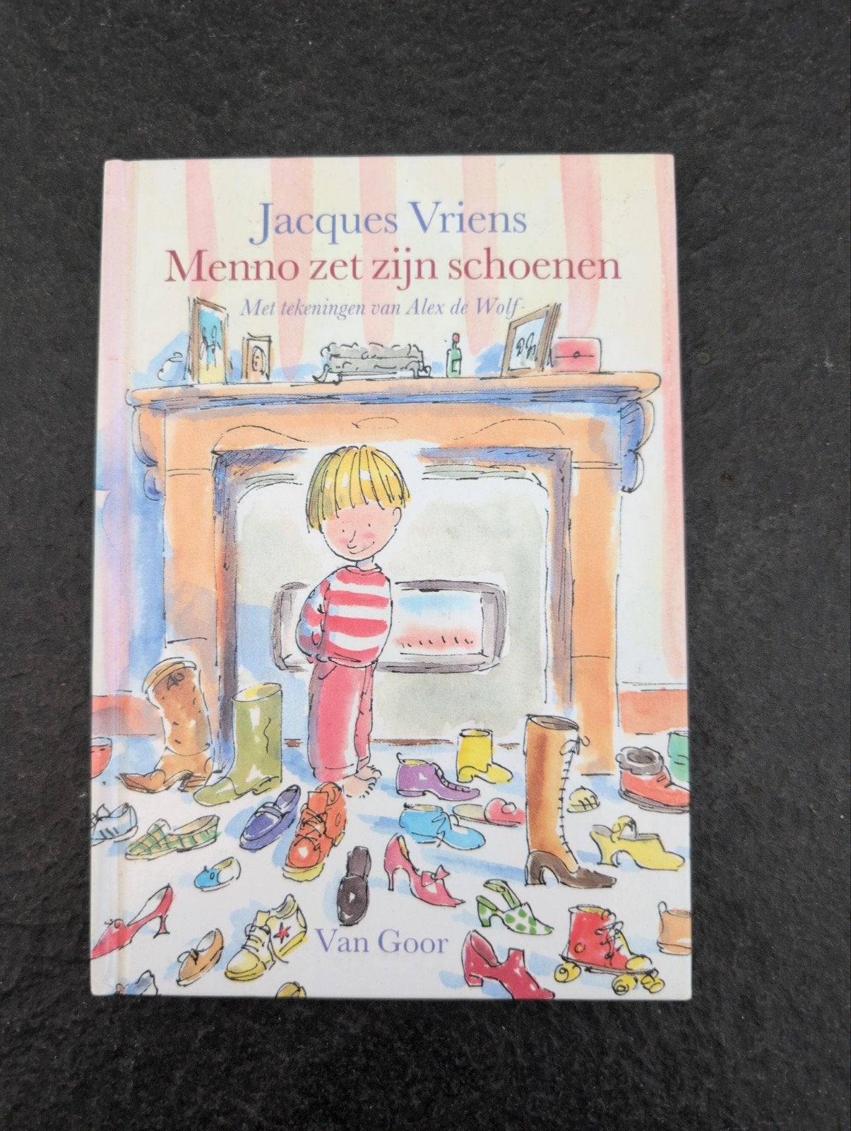 Menno zet zijn schoenen - Jacques Vriens (kinderboek), Ophalen of Verzenden, Gelezen, Jacques Vriens, Fictie algemeen