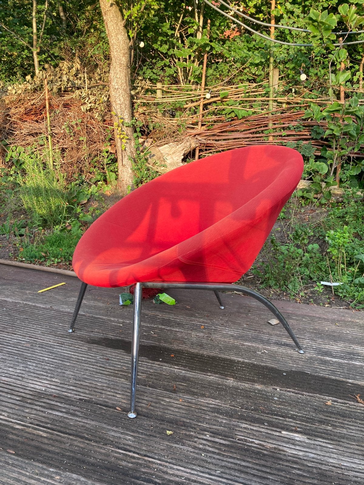 Vintage rode designfauteuil, chromen onderstel – sculpturaal, Ophalen, Gebruikt, Hout, Eén