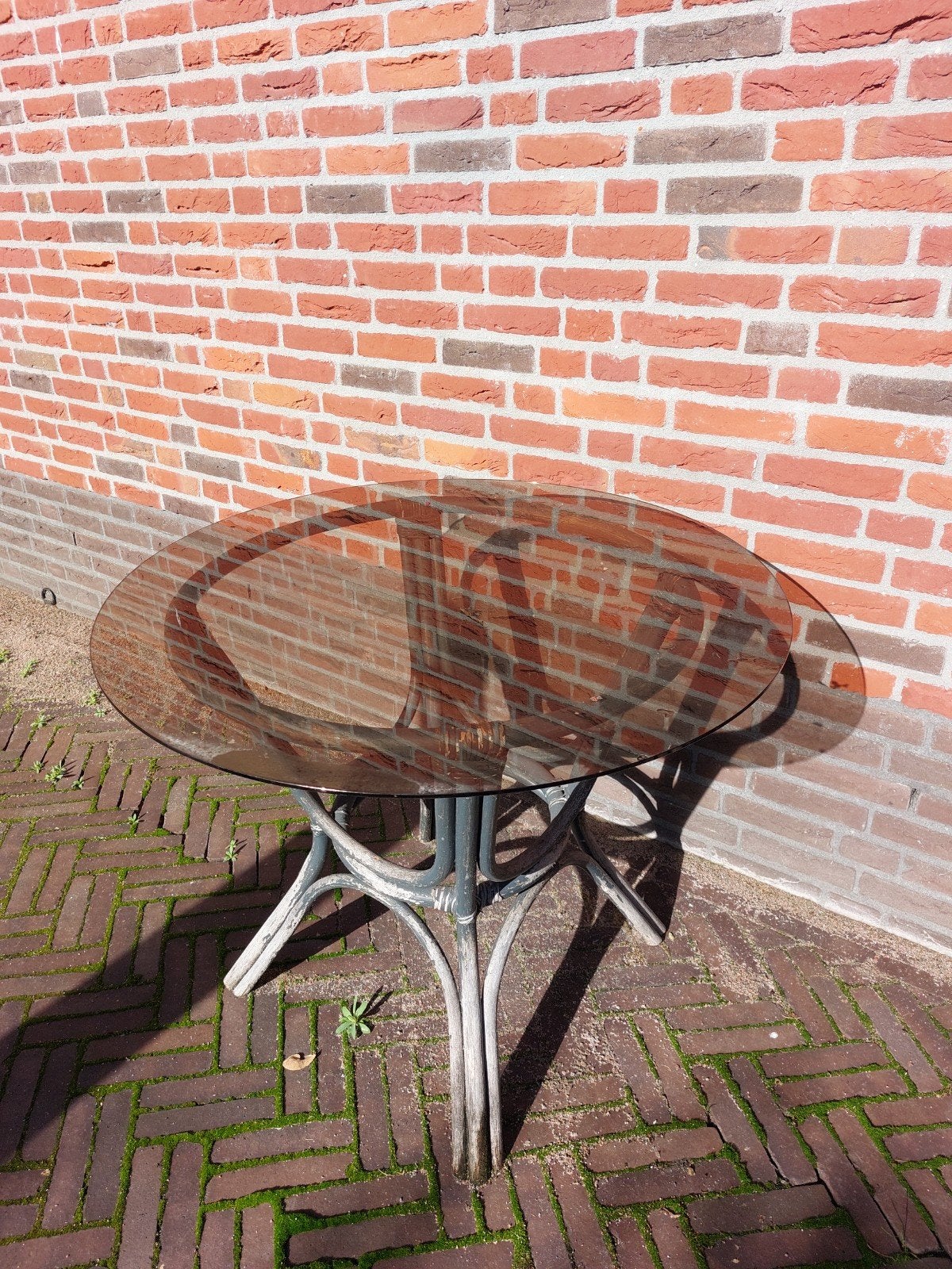 Glazen tuintafel met rotan onderstel, Ophalen, Gebruikt, Rond, Overige materialen