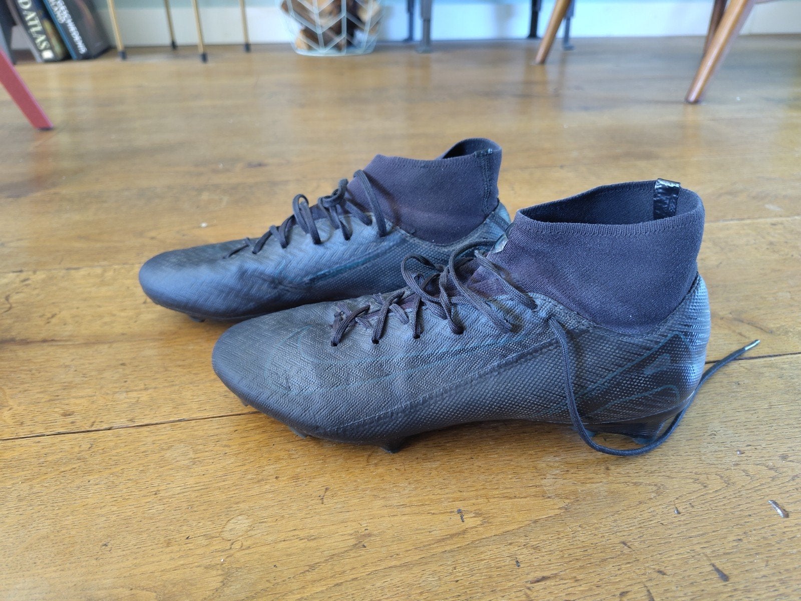 Nike voetbalschoenen maat 42, Maat XS of kleiner, Ophalen, Zo goed als nieuw, Schoenen