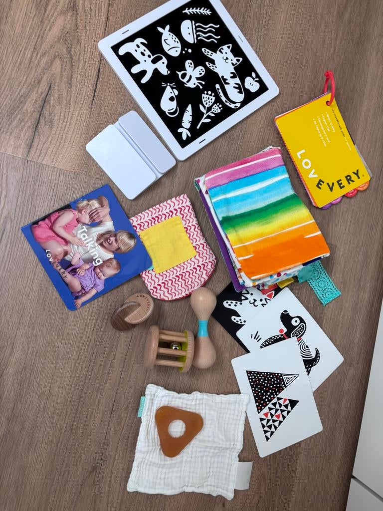 Lovevery speelset 3-4 maanden - the Charmer Play Kit, Kinderen en Baby's, Speelgoed | Babyspeelgoed, Gebruikt, Overige typen, Ophalen of Verzenden