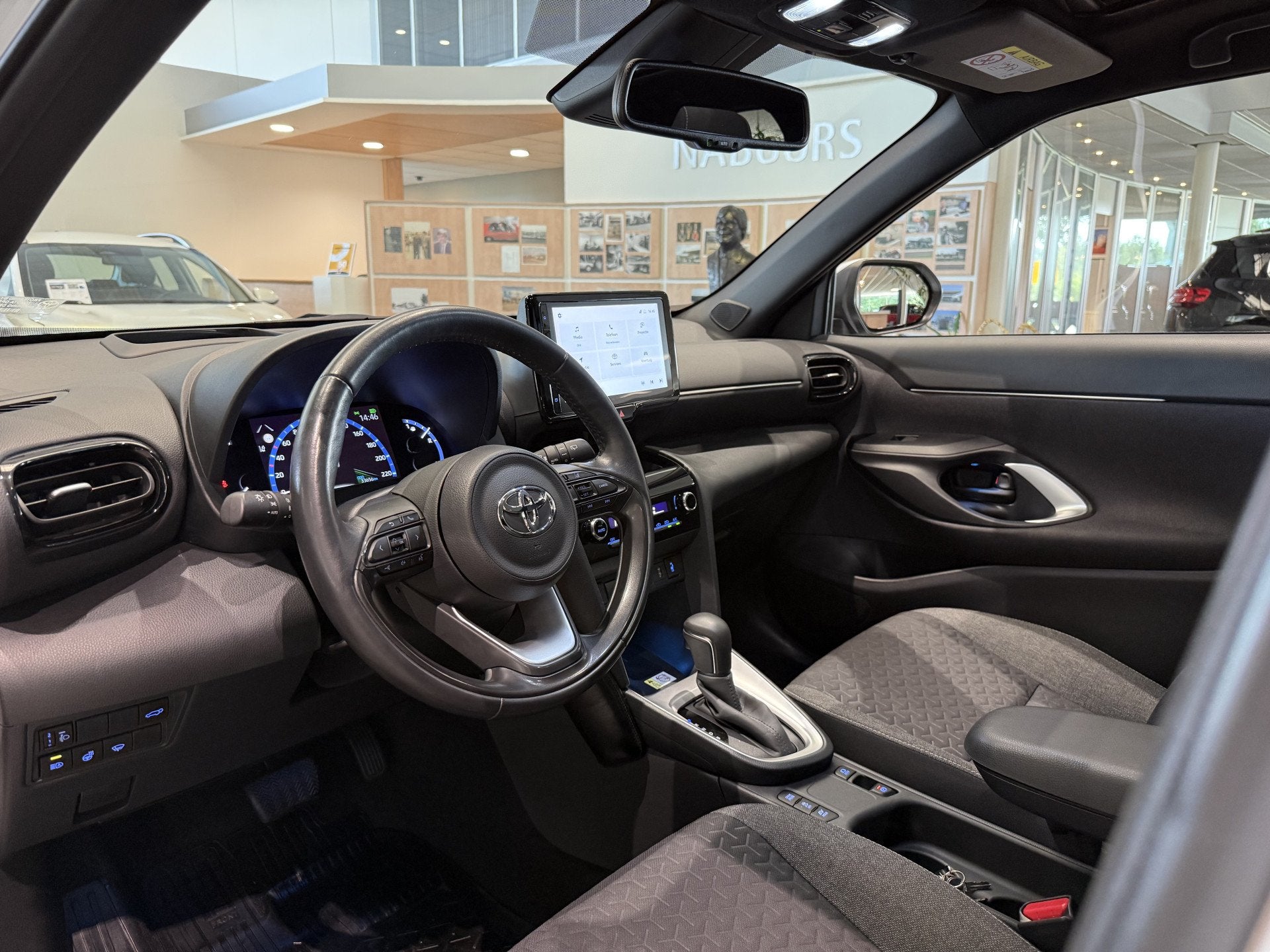 Toyota Yaris Cross 1.5 Hybrid Explore NL auto, Pano, Trekhaa, 12 maanden, Stof, Gebruikt, 116 pk
