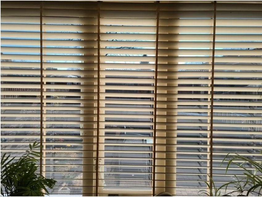 Nieuwe Roomwit witte shutter., Ophalen, Inclusief montageonderdelen, Nieuw, Kunststof
