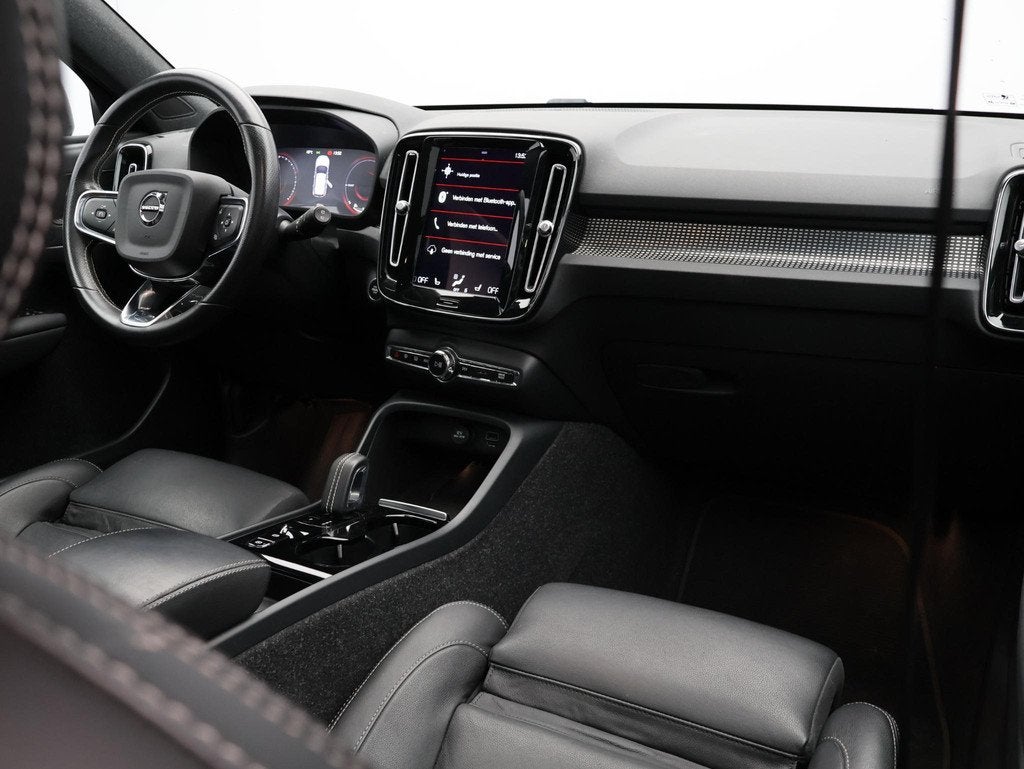 Volvo XC40 T5 Recharge R-Design / Panorama dak / 360 Camera, Euro 6, 179 pk, Leder, 3 cilinders