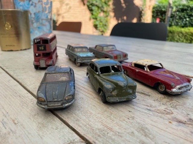 6 oude Dinky Toys / jaren 50-60 / mooi bespeeld, Ophalen of Verzenden
