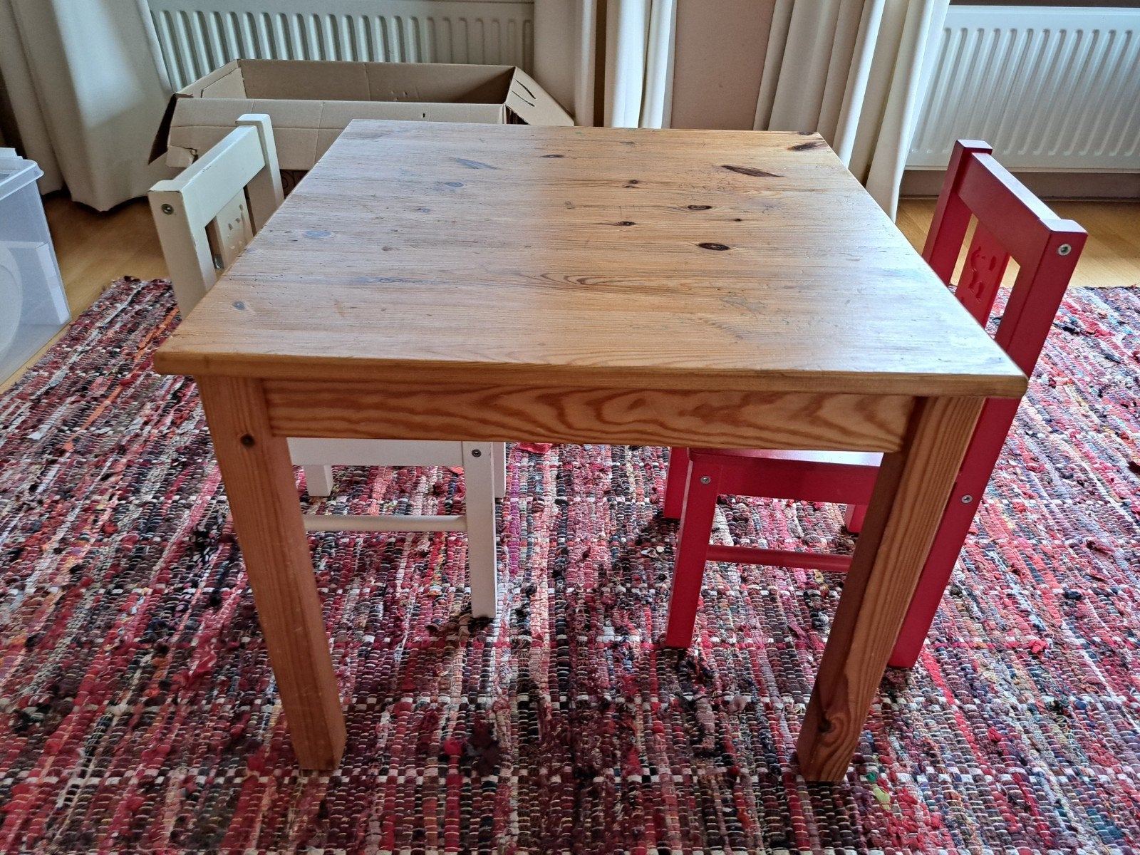 Ikea tafeltje met twee stoeltjes, Ophalen, Gebruikt, Tafel