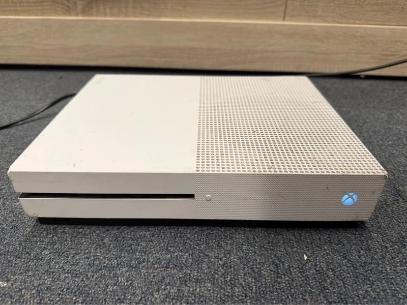 Xbox One S Console Gaat Aan Geen Beeld HDMI Defect, Gebruikt, Xbox, 1 speler, Ophalen of Verzenden