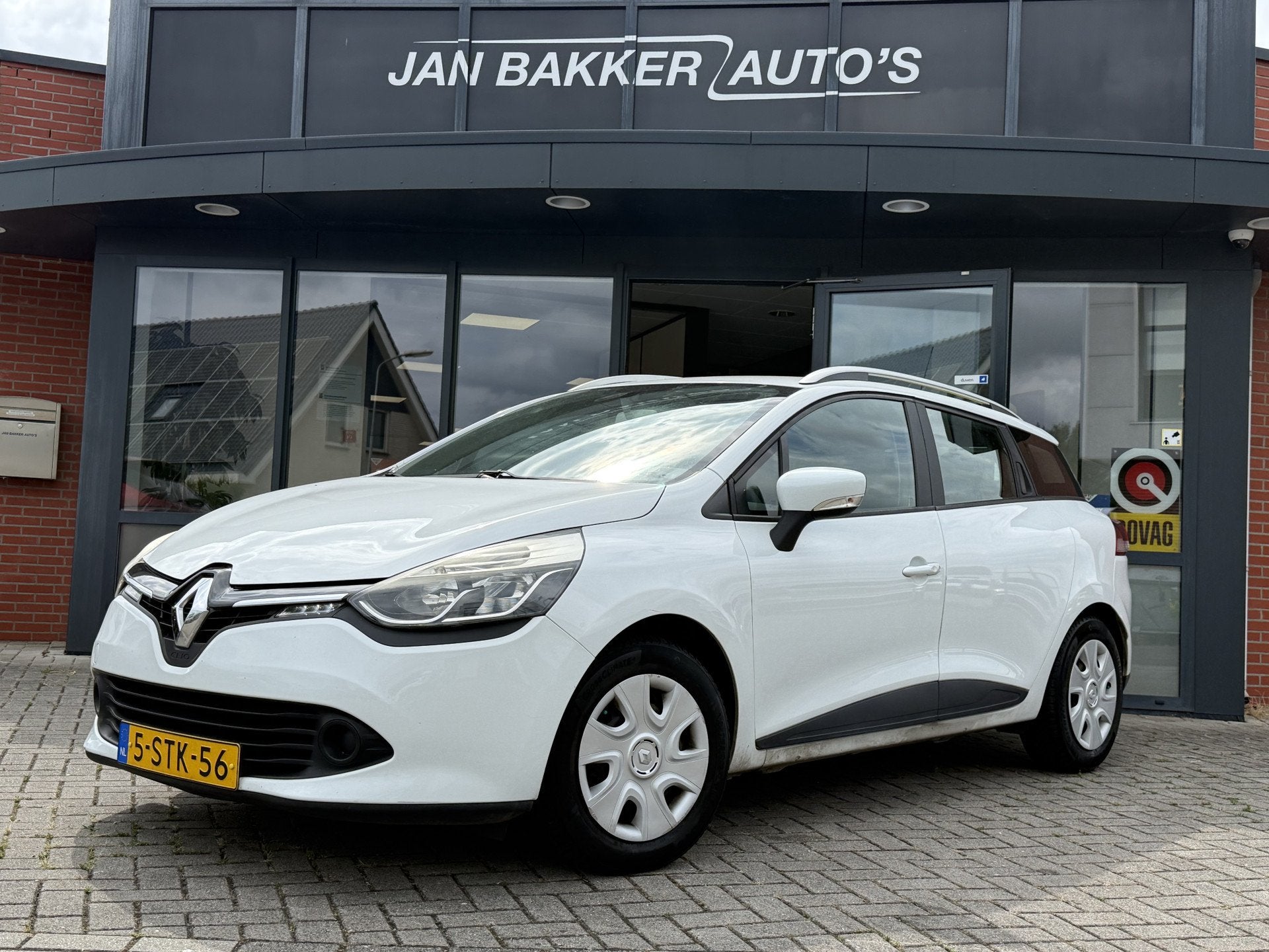 Renault Clio Estate 1.5 dCi ECO Expression  Navigatie, Voorwielaandrijving, Stof, Gebruikt, Zwart