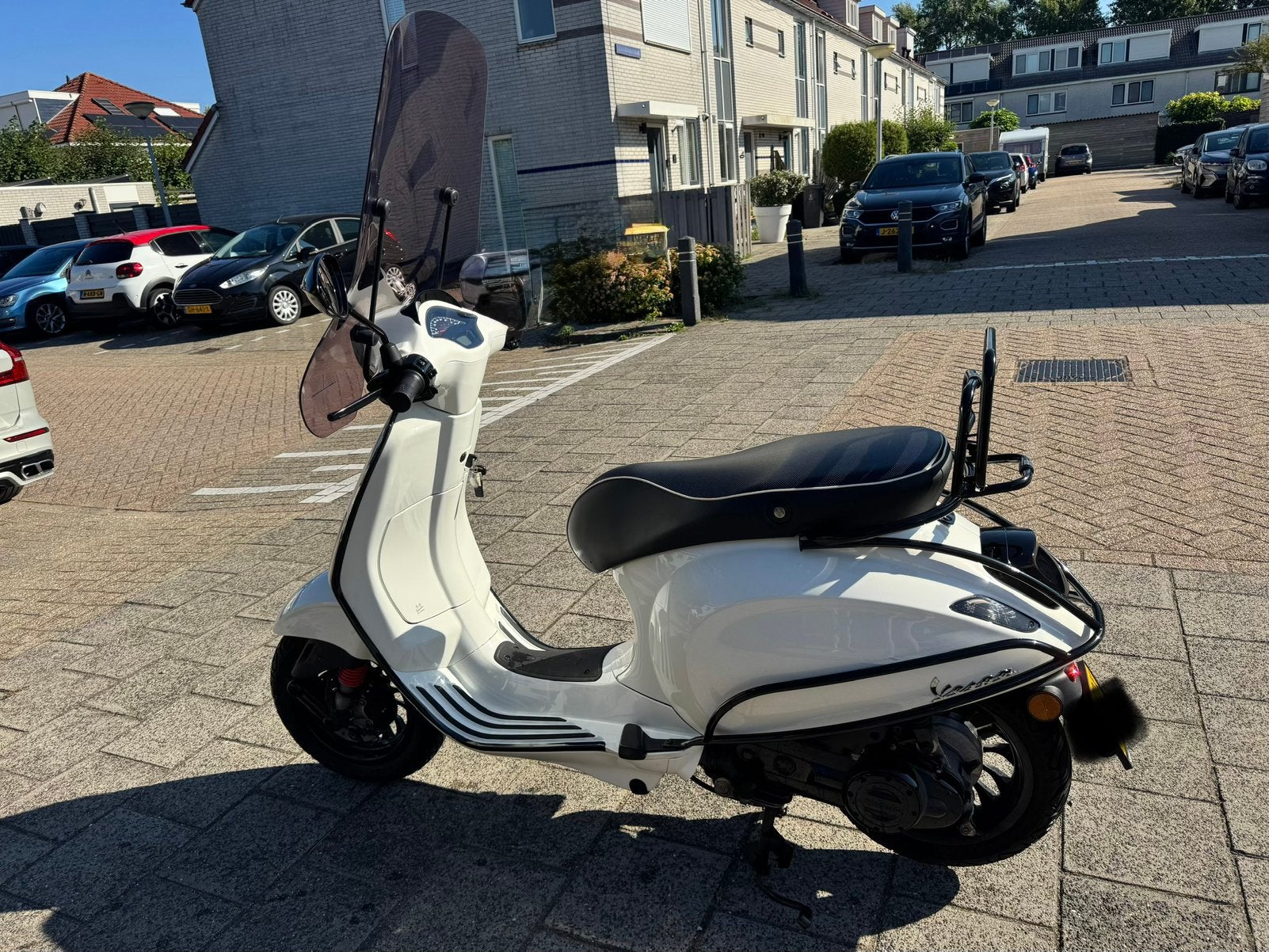 Vespa Sprint 45 km/u - Wit - Zo goed als nieuw, Fietsen en Brommers, Scooters | Vespa, Ophalen, Overige modellen, Maximaal 45 km/u