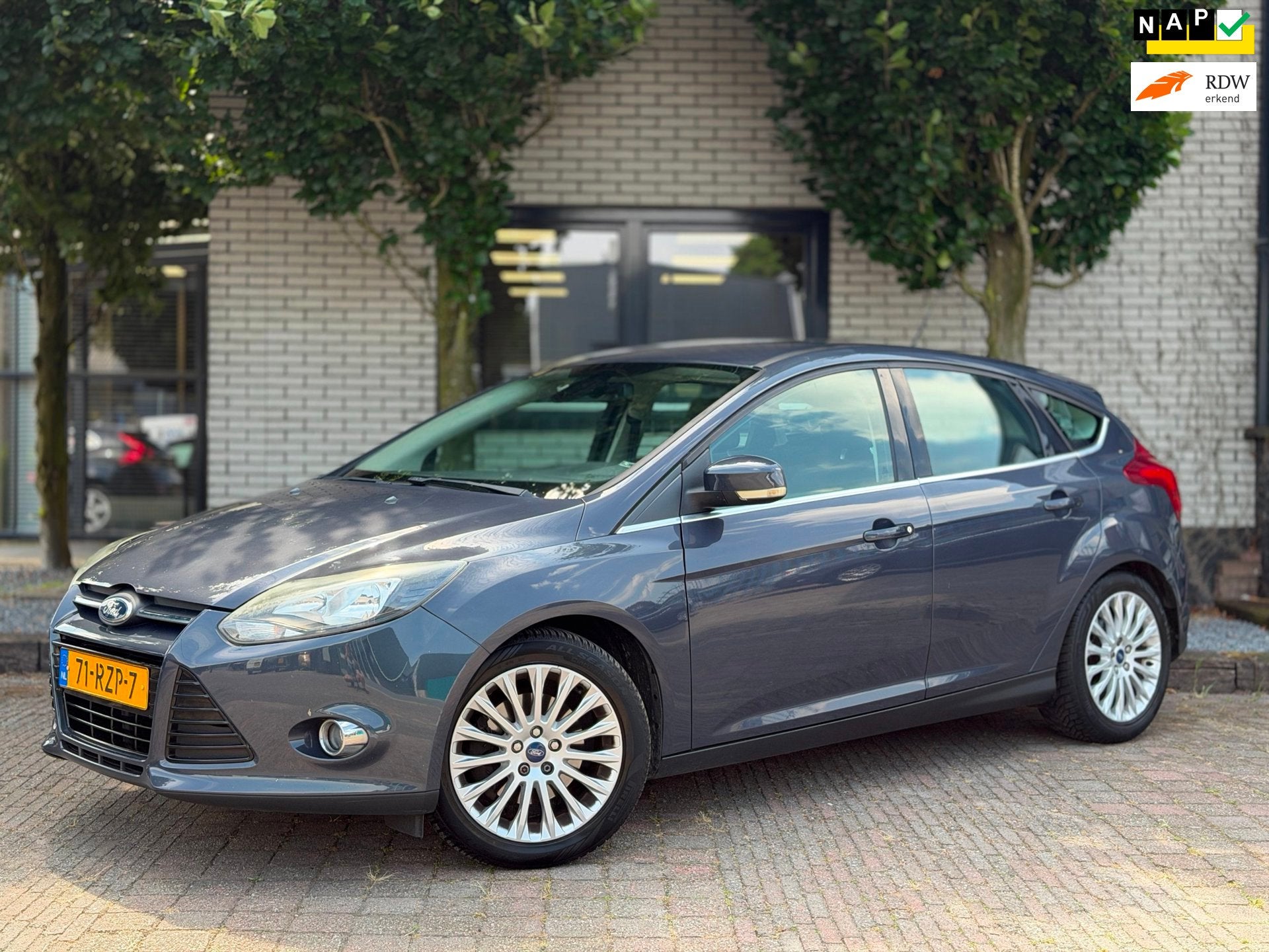Ford Focus 1.6 EcoBoost First Edition, Auto's, Gebruikt, 4 cilinders, 150 pk, Leder en Stof