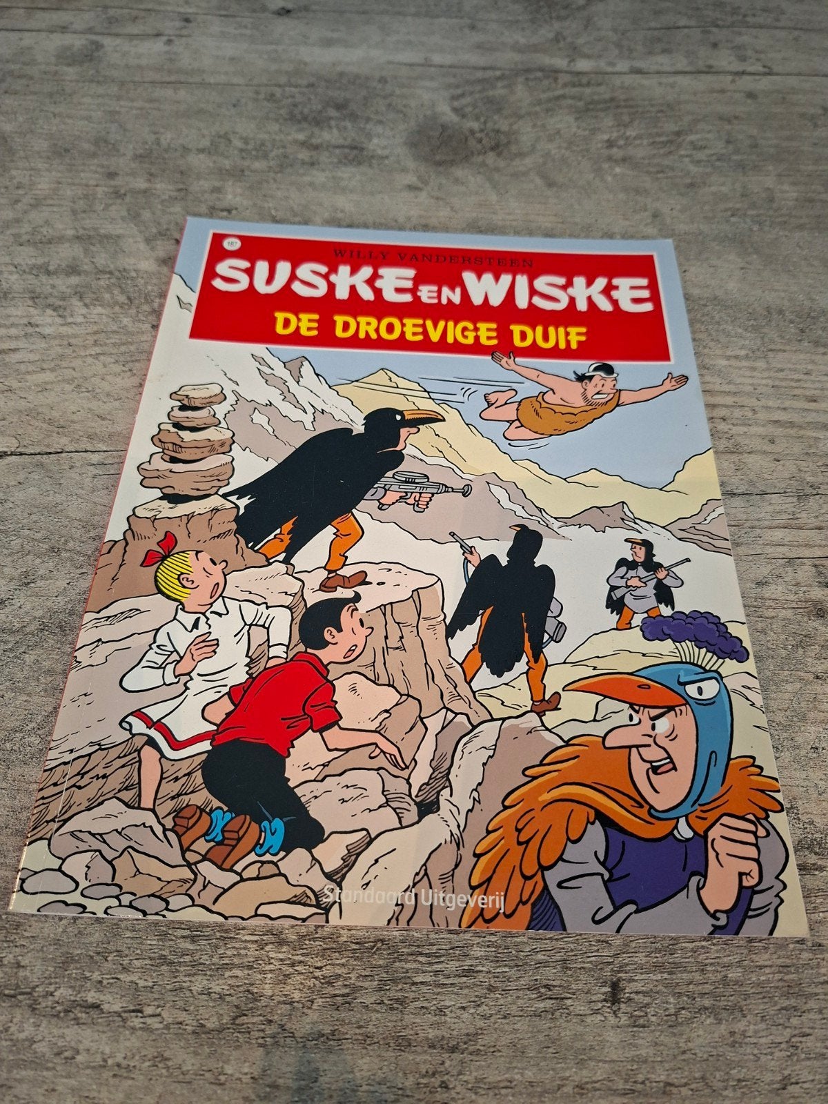Willy Vandersteen - Suske en Wiske de droevoge duif, Gelezen, Willy Vandersteen, Eén stripboek, Ophalen of Verzenden