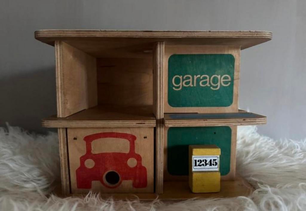 Vintage houten speelgoed garage, Ophalen