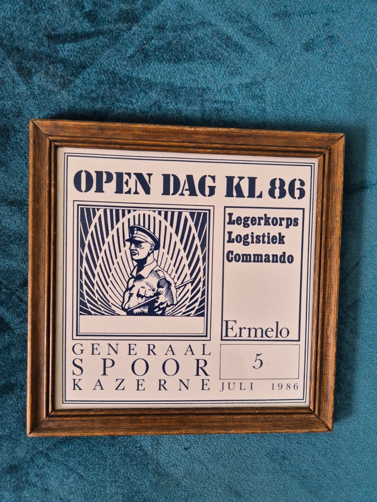 Wapenschild / tegel Open Dag KL86 Ermelo, Verzamelen, Ophalen of Verzenden, Landmacht, Nederland, Embleem of Badge