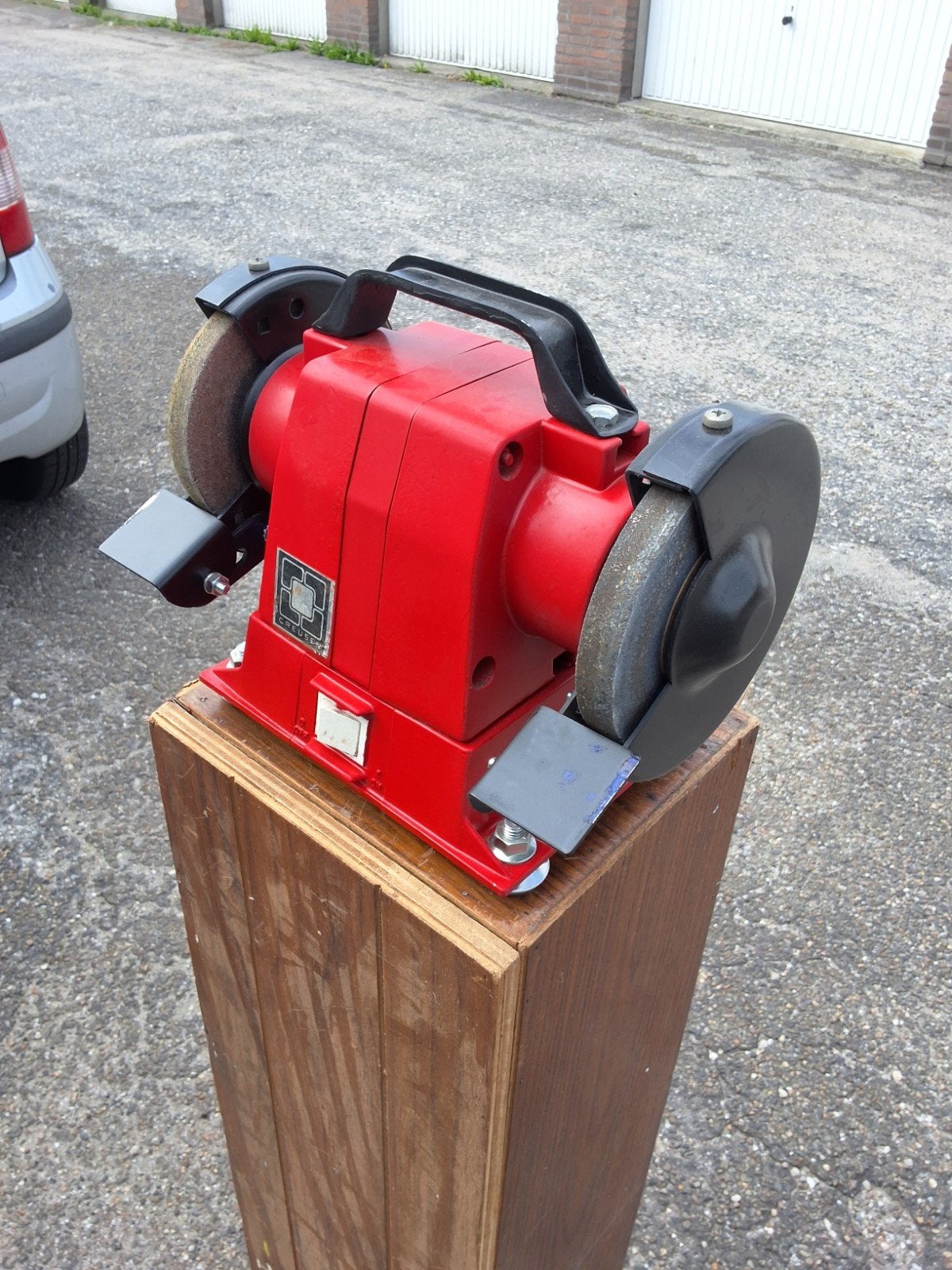 te koop, Doe-het-zelf en Verbouw, Ophalen, Minder dan 700 watt, Werkbankslijpmachine