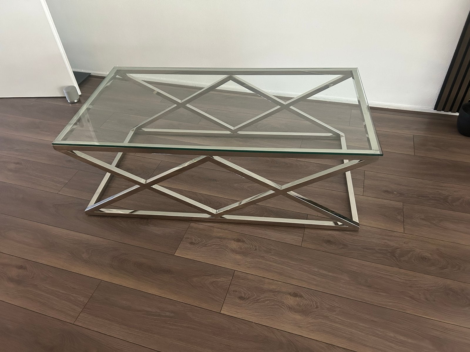Moderne Salontafel met Glazen Blad en Metalen Onderstel, Huis en Inrichting, Ophalen, 100 tot 150 cm, 50 tot 100 cm, Glas