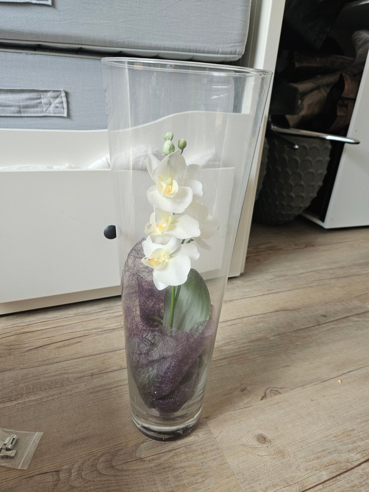 Kunst orchidee in glazen pot, Huis en Inrichting, Woonaccessoires | Vazen, Wit, Inclusief decoratie, Ophalen of Verzenden, Glas