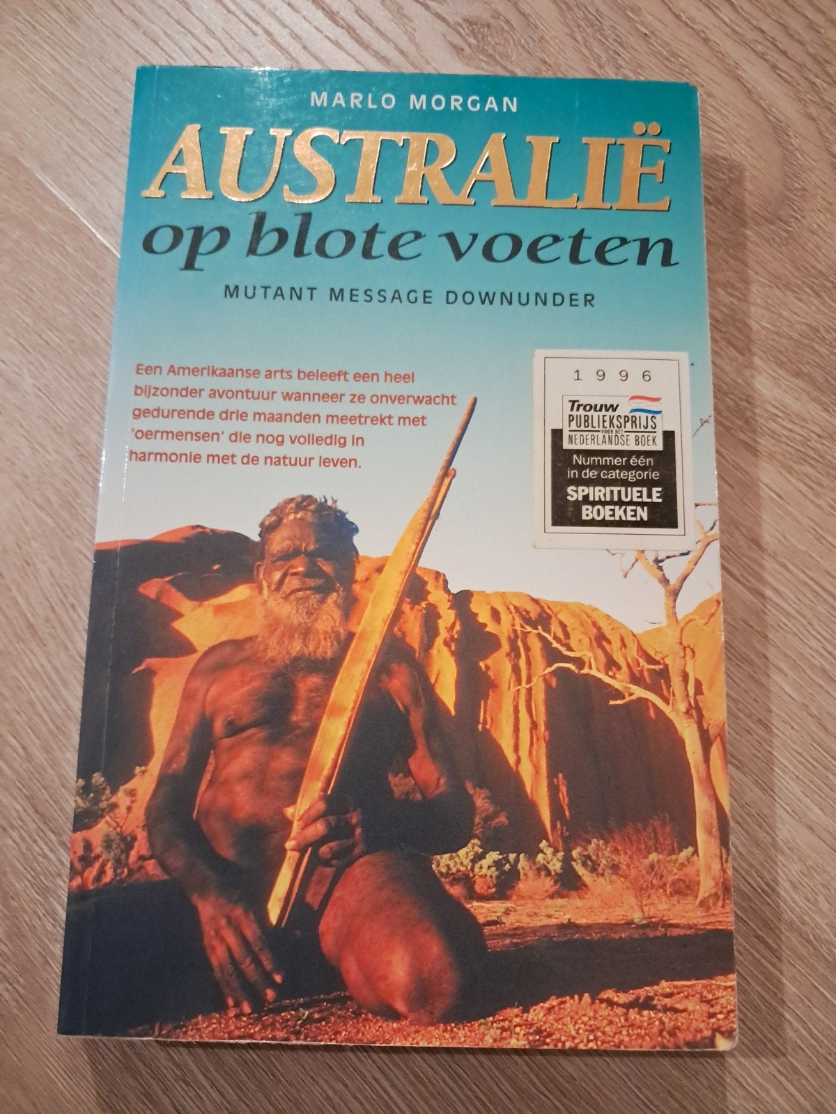 Z4 Australië op blote voeten - Marlo Morgan (Spiritueel Boek, Ophalen of Verzenden