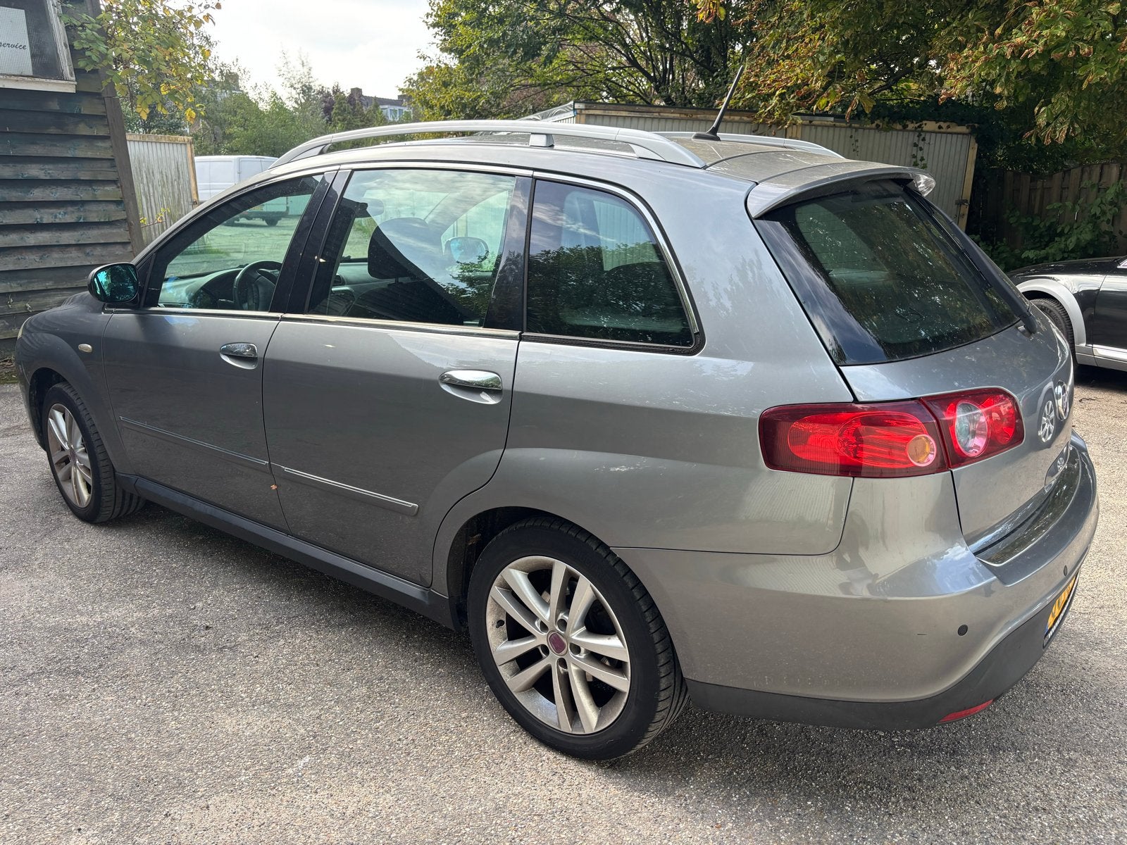 Fiat Croma 2.2 16V AUT 2010 Grijs, Auto's, 4 cilinders, 700 kg, 1505 kg, Bedrijf