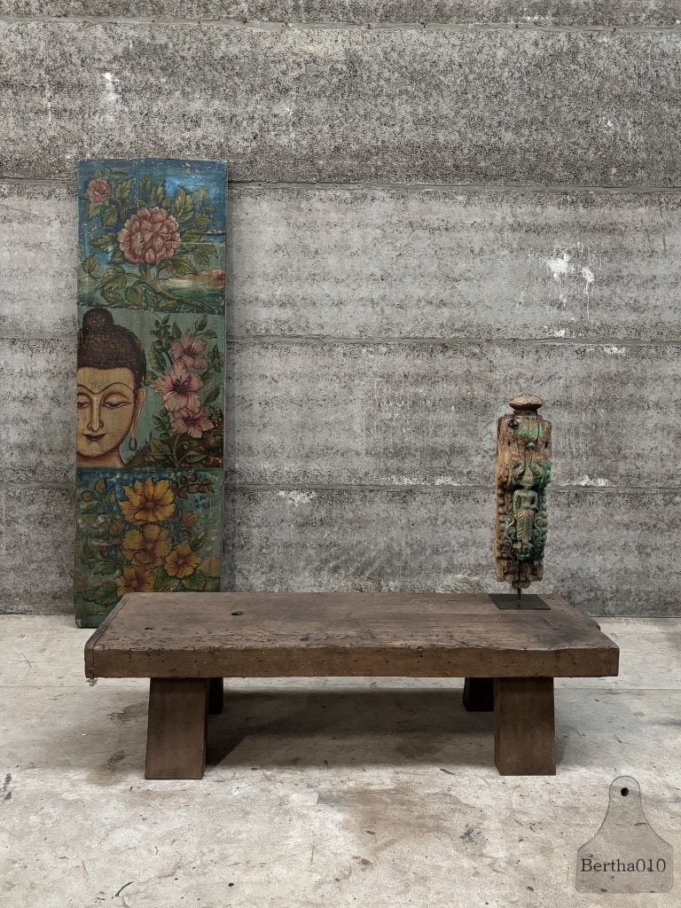 Massief houten robuuste salontafel