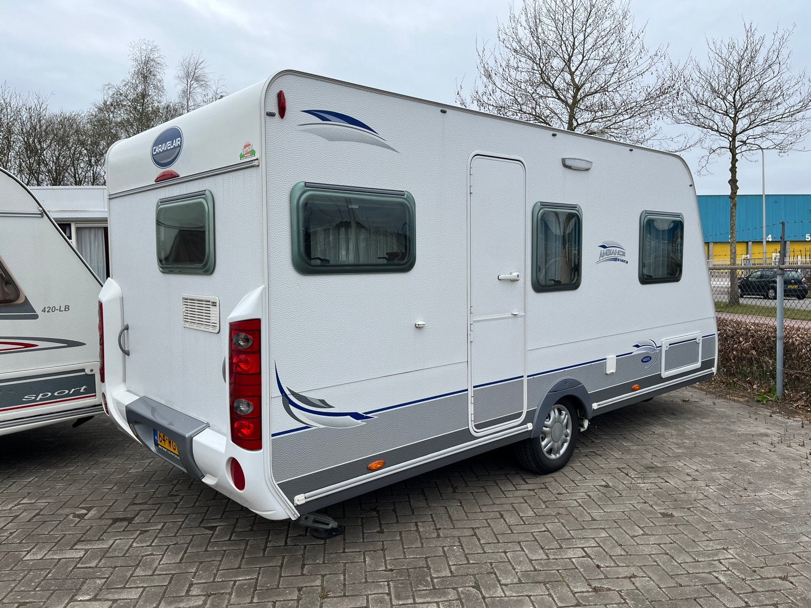 Caravelair Ambiance Style 465 / 2011 / Mover  / Lichtgewicht, Caravans en Kamperen, Bedrijf, Treinzit, Dwarsbed, 6 tot 7 meter