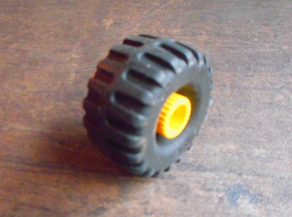 Foto 3 van Lego Duplo Toolo Wheel with Standard Tire (zie foto's) 33