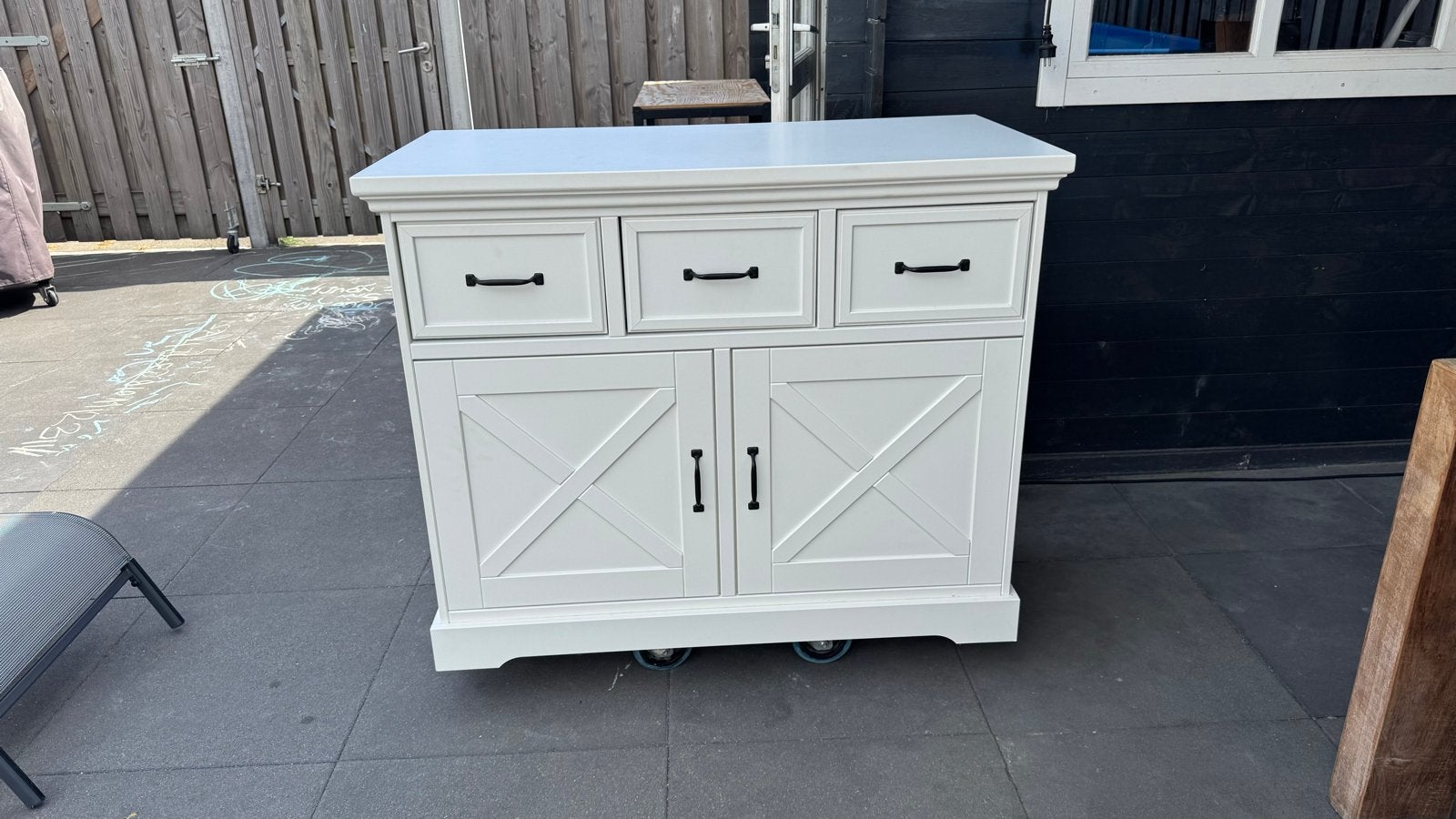 Wit dressoir met lades en deuren kidsmill, Ophalen, 100 tot 150 cm, Zo goed als nieuw, Met lade(s)