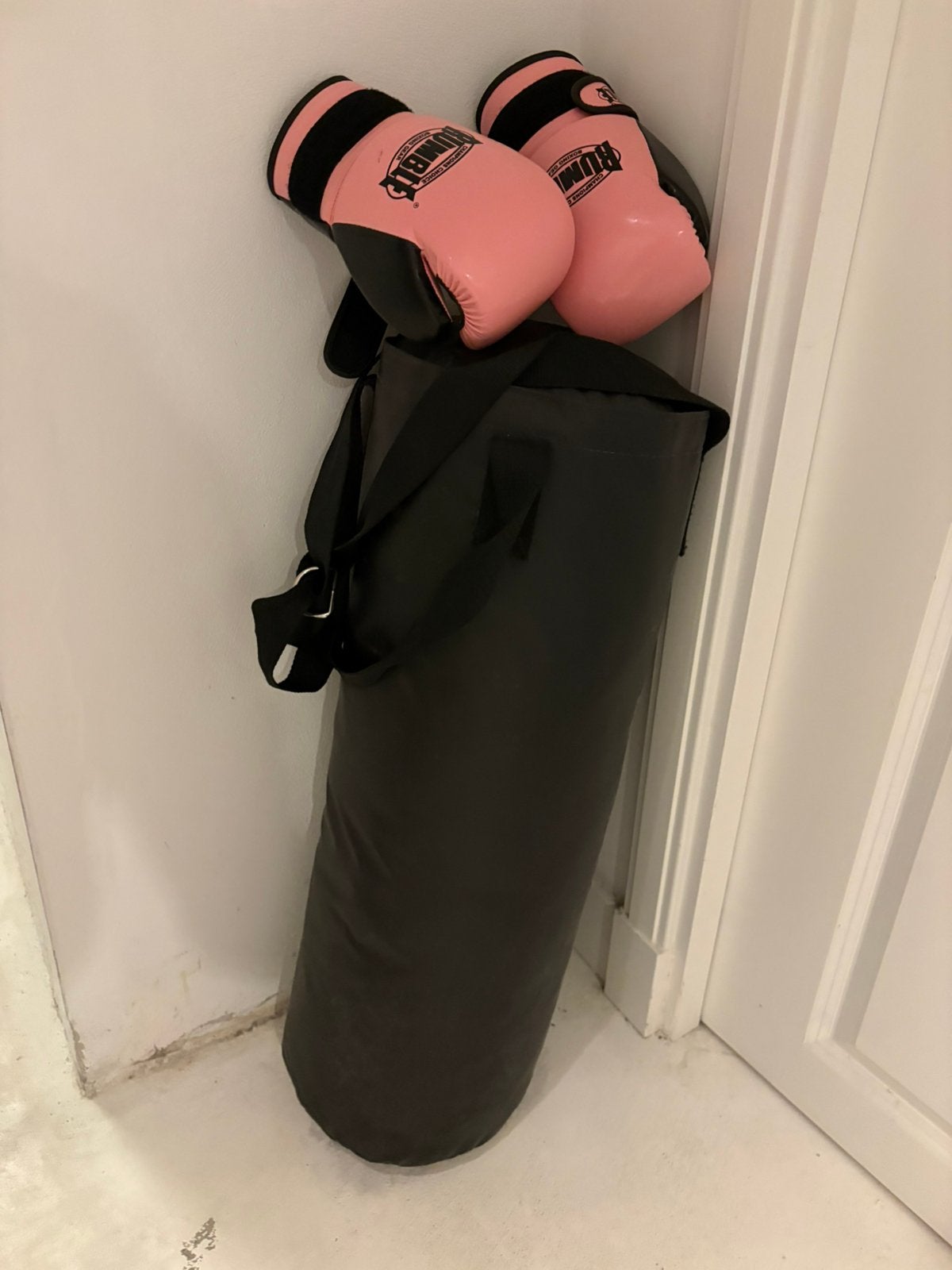 Boksset kind, handschoenen en zak, Sport en Fitness, Boksen, Ophalen, Zo goed als nieuw, Bokshandschoenen