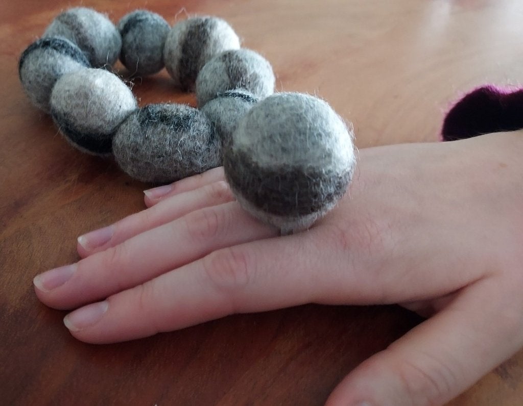 Supergrote faux stenen vilten armband en ring, Verzenden, Nieuw, Bruin, Elastiek