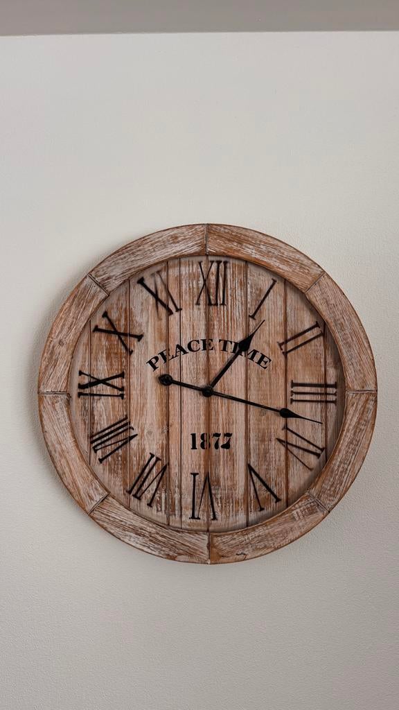 Grote houten wandklok met Romeinse cijfers, Ophalen, Zo goed als nieuw, Analoog, Wandklok