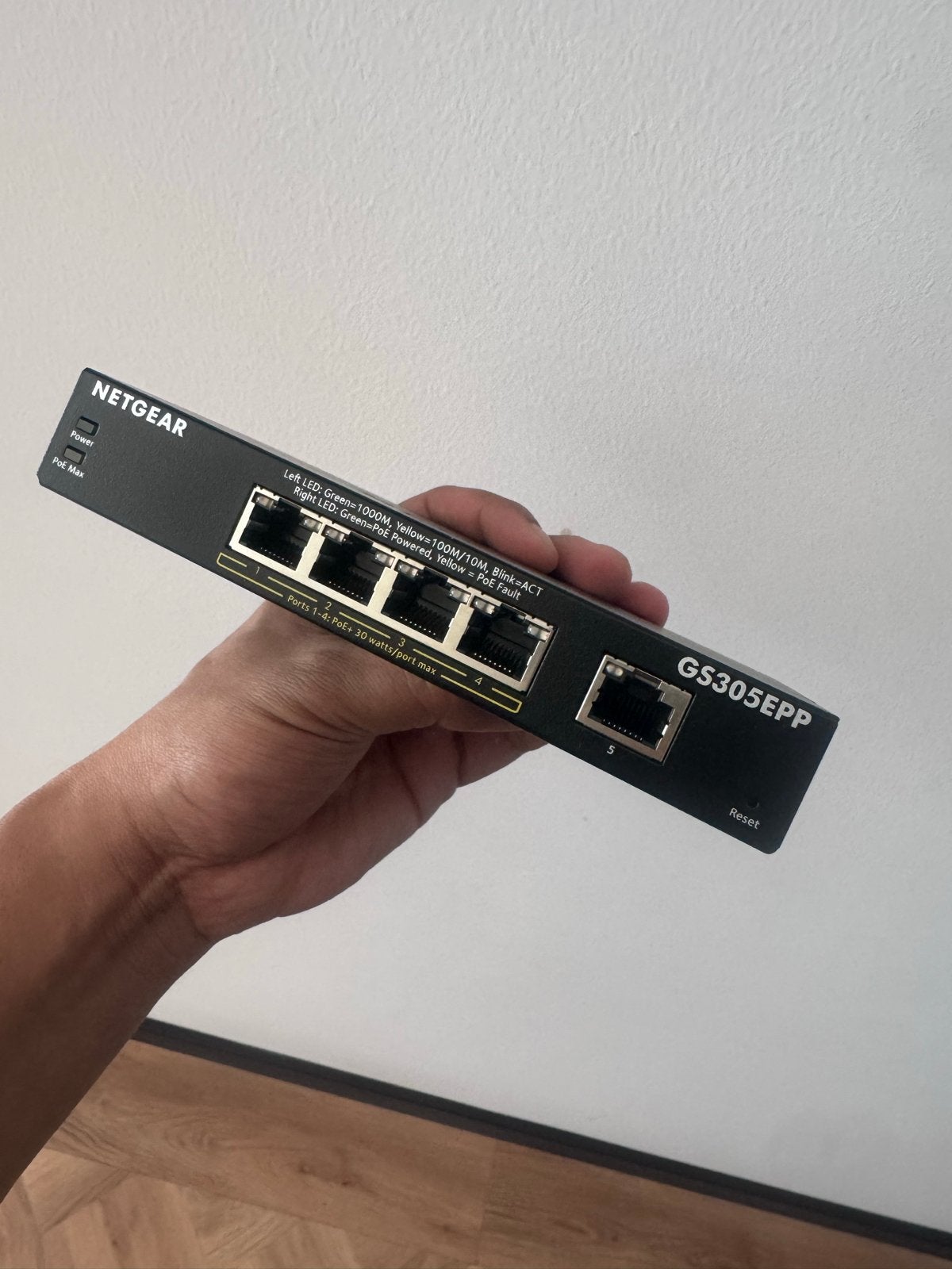 Netgear GS305EPP 5-poorts Gigabit PoE+ Smart Managed Switch, Ophalen of Verzenden, Zo goed als nieuw