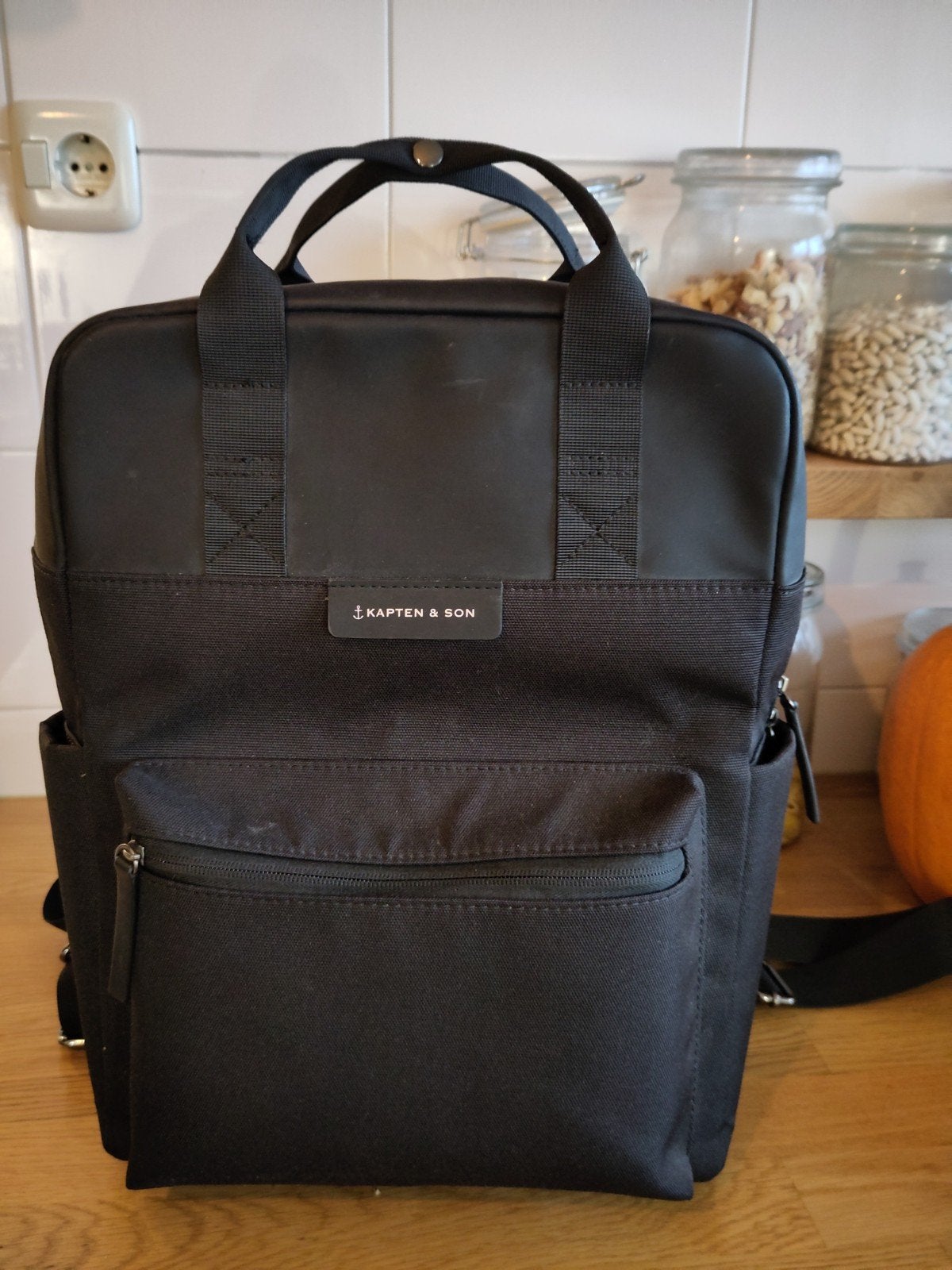 Kapten & Son rugzak - Zwart, zo goed als nieuw, Sieraden, Tassen en Uiterlijk, 25 tot 40 cm, Zo goed als nieuw, 30 tot 45 cm, Ophalen