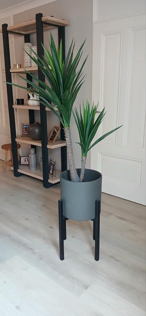 Pot op standaard incl kunstplant van Intratuin, Ophalen, Zo goed als nieuw, Rond