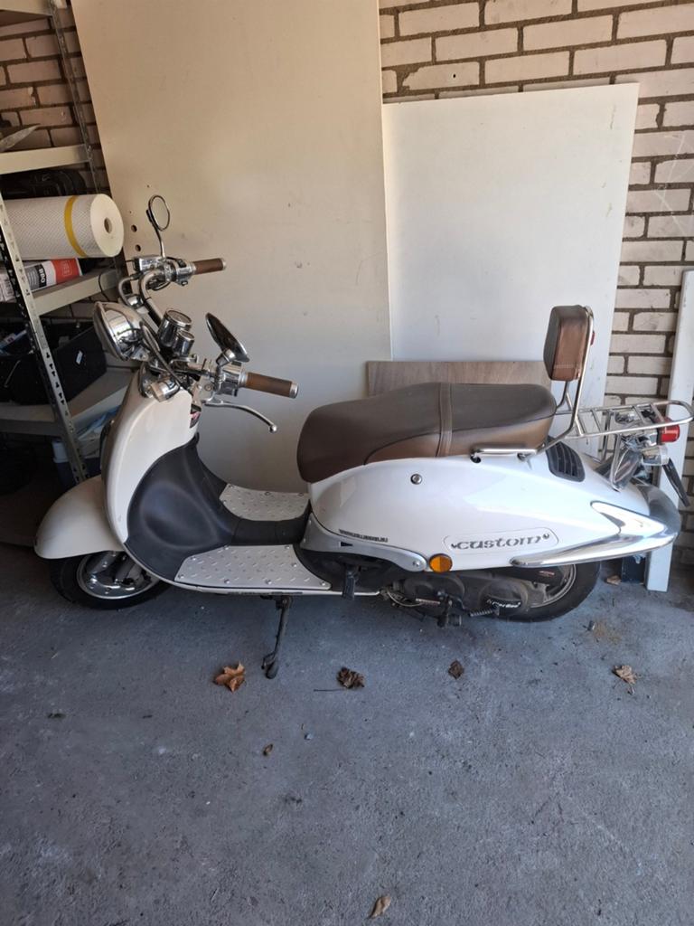 Killerbee Custom Scooter, Fietsen en Brommers, Snorfietsen en Snorscooters, Overige merken, Benzine, Ophalen