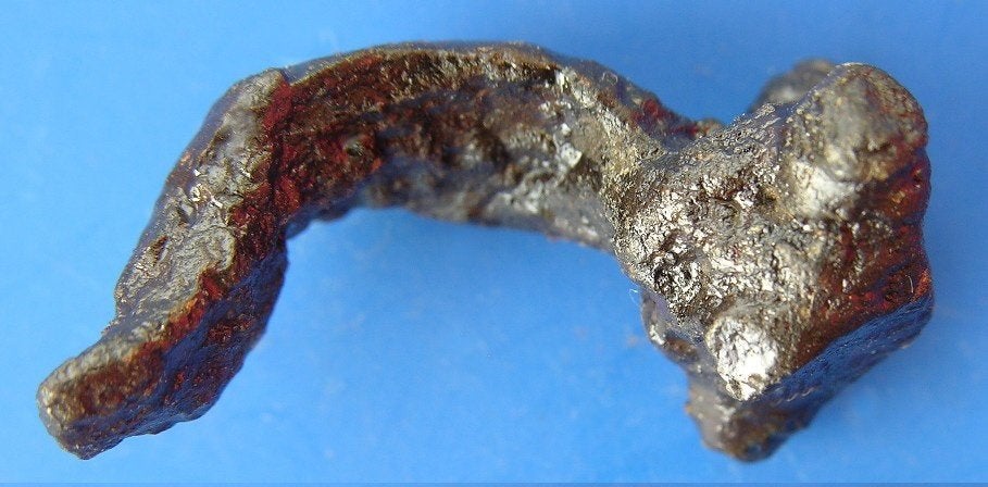 Fibula met omgeslagen voet, Ijzer    a008, Ophalen of Verzenden