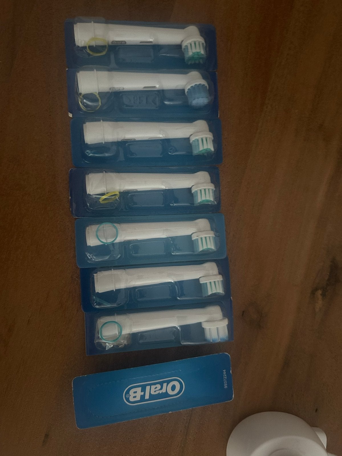 Oral-B Tandenborstel met 8 Nieuwe Opzetborstels, Ophalen, Zo goed als nieuw, Mondverzorging
