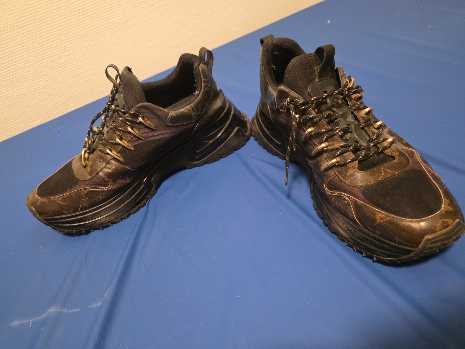 Diverse sneakers: Nike, Louis Vuitton, Chanel, Louboutin, Ophalen of Verzenden, Gedragen, Overige kleuren