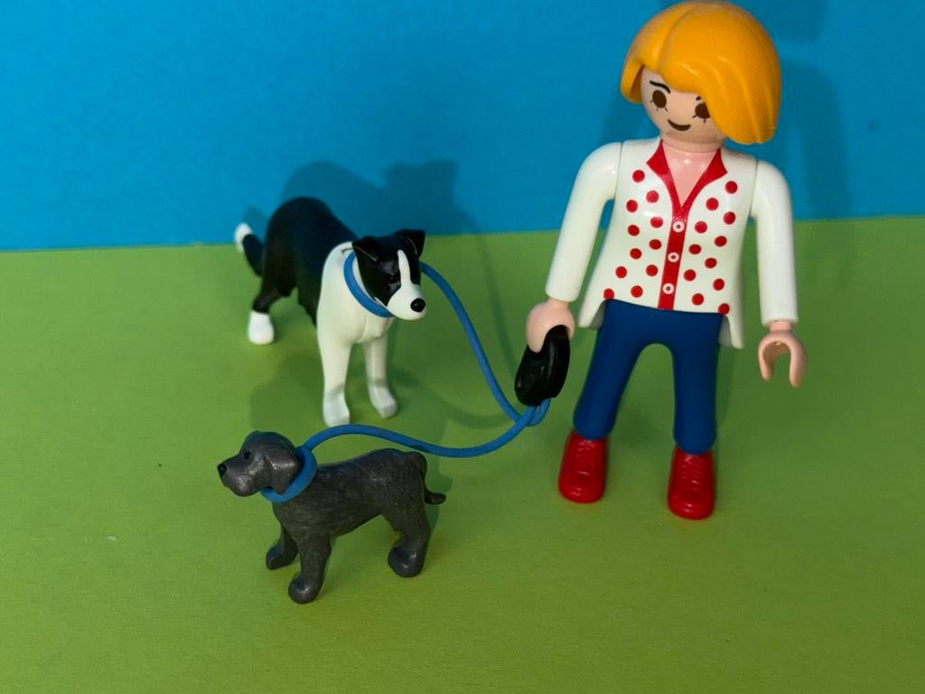 Mrt 558: playmobil: dame laat de honden uit, Ophalen of Verzenden, Gebruikt, Los playmobil