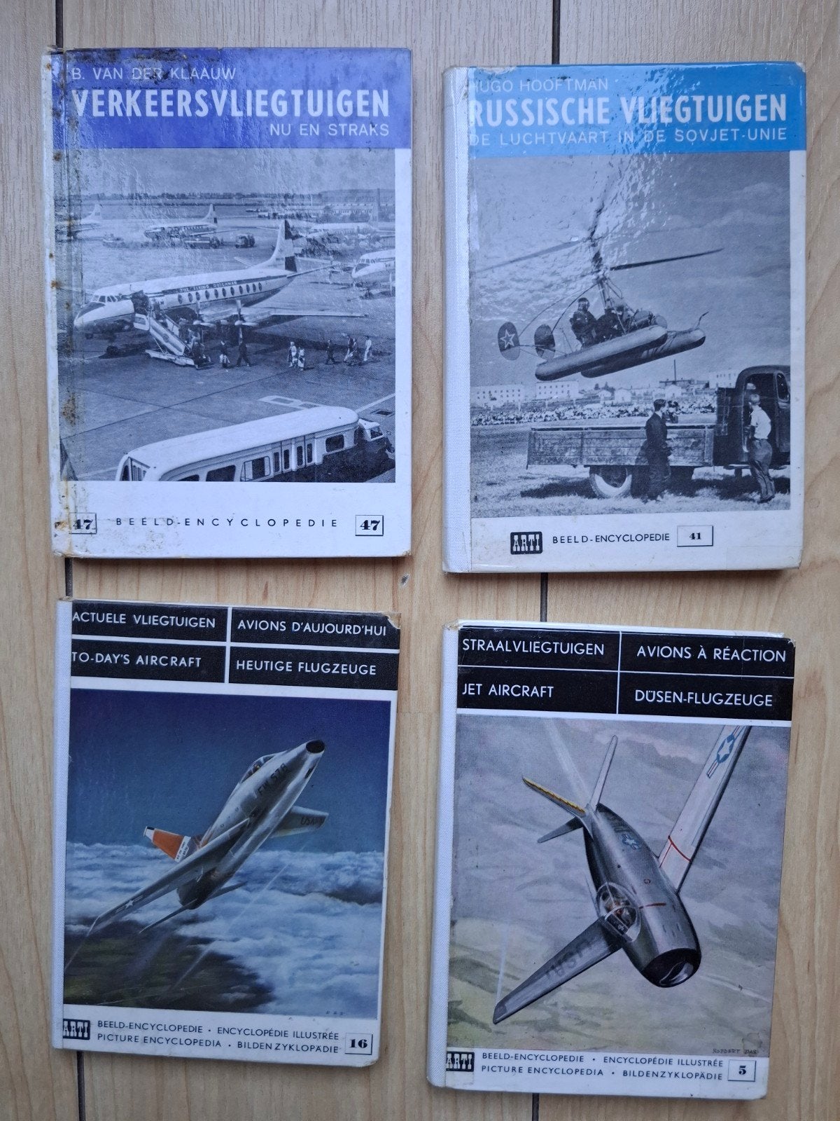 Alken reeks, vliegtuigen. 4 x voor slechts € 10,--, Ophalen of Verzenden, Gebruikt, Kaart, Foto of Prent