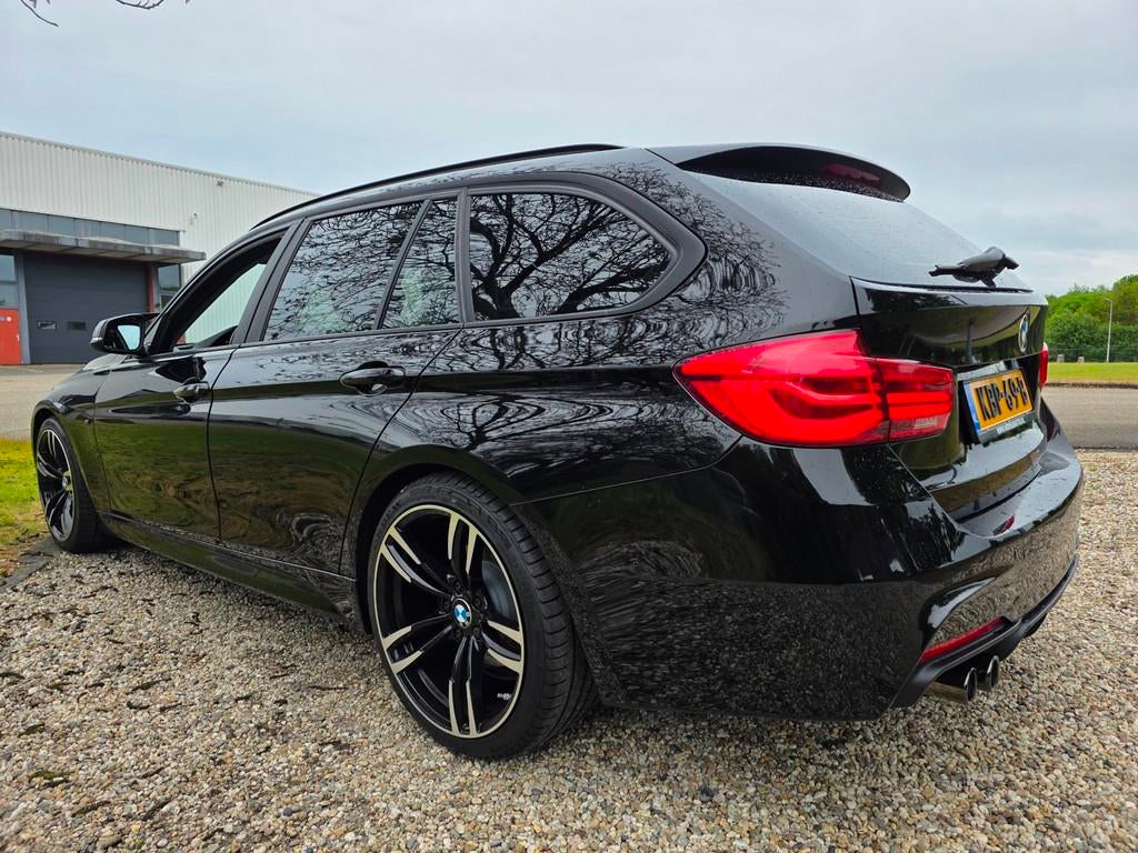 BMW 3-serie Touring 318i High Executive M-sport LEER/led/19, Auto's, BMW, Gebruikt, 1445 kg, Zwart, Leder