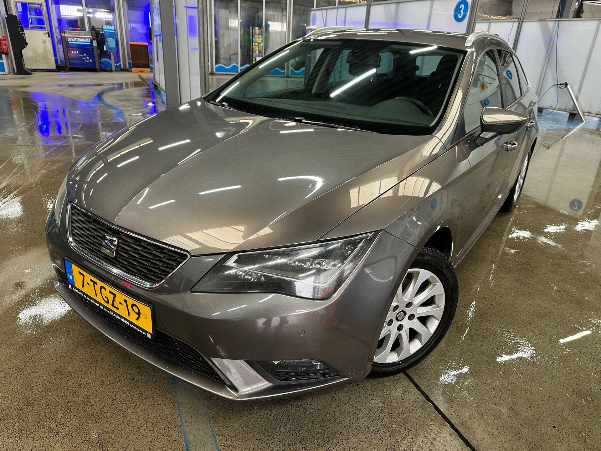 Seat Leon ST MET NIEUW DIST RIEM, NAVIGATIE, CRUISE CONT & A, Voorwielaandrijving, Euro 5, 4 cilinders, Leon