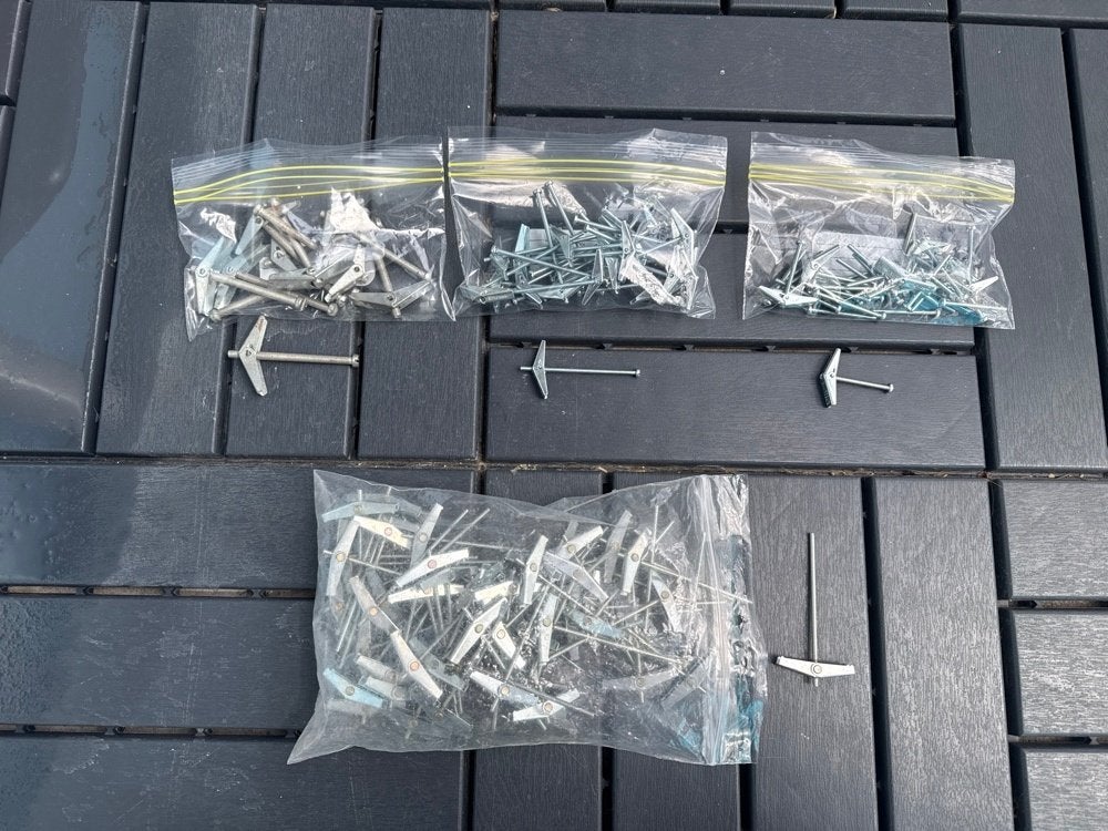 Grote kavel metalen pluggen keilbouten en ankers 280st, Doe-het-zelf en Verbouw, Ophalen of Verzenden, Zo goed als nieuw, 50 tot 100 mm