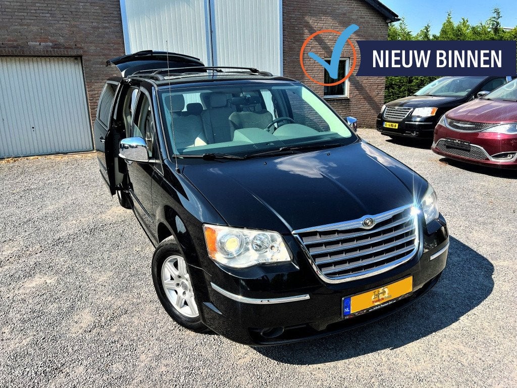 Chrysler Grand Voyager 4.0 V6 LIMITED SWIVEL&GO+TAFEL YOUNGT, Automaat, Grand Voyager, 7 stoelen, Zwart