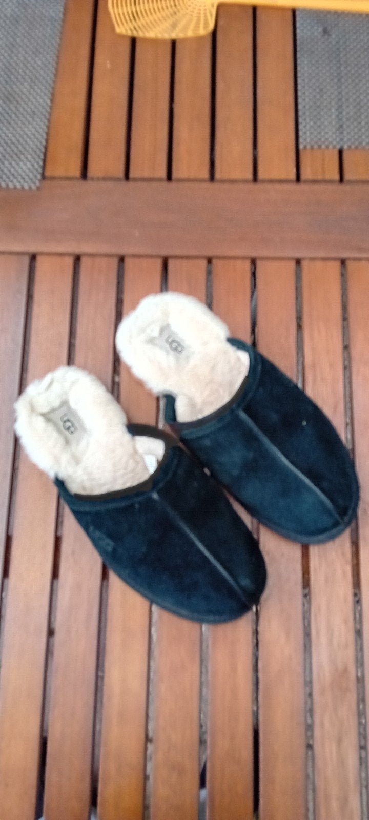 pantoffels merk UGG zwart maat 43, UGG, Zwart, Ophalen of Verzenden, Pantoffels of Sloffen