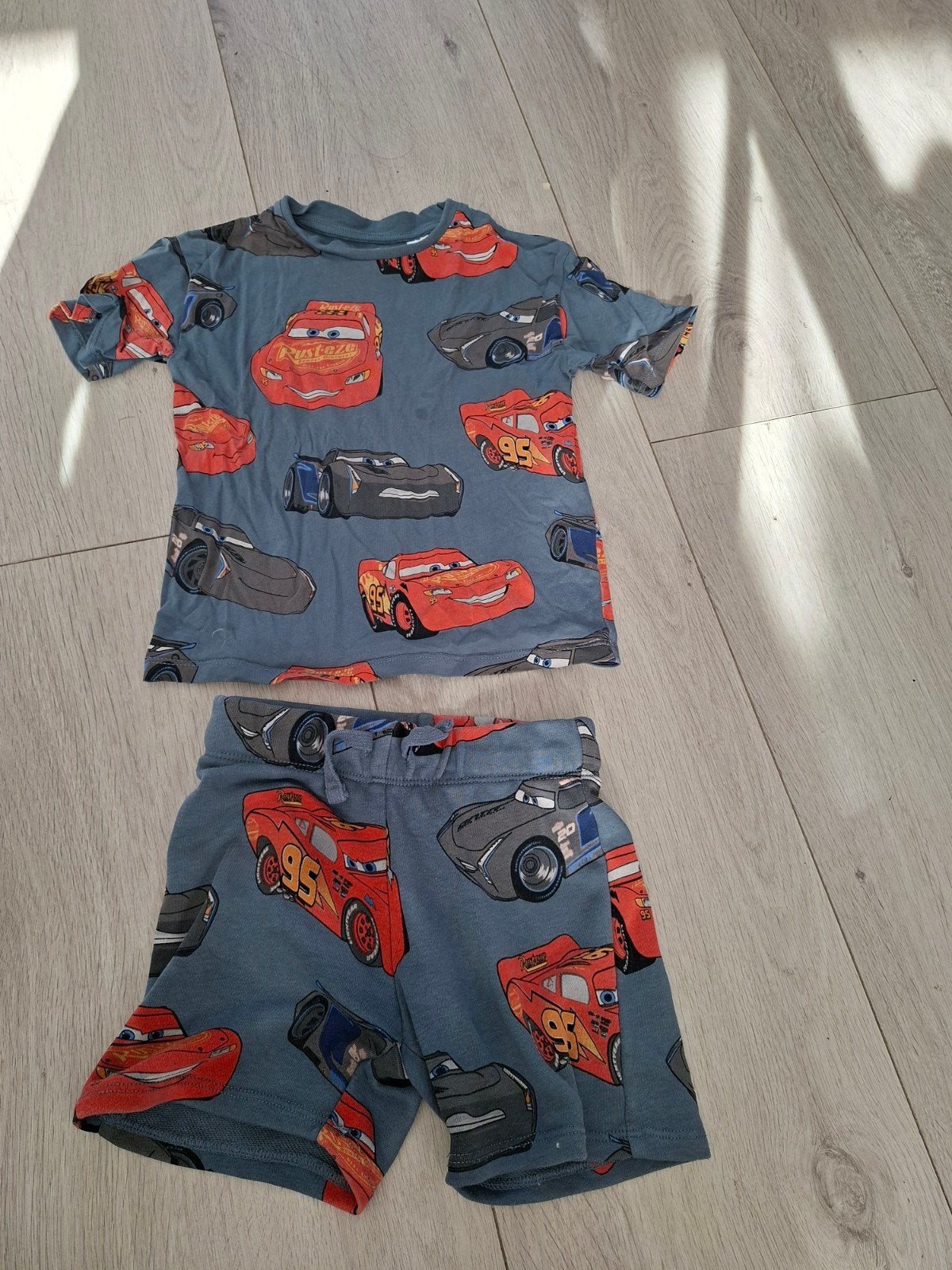 Cars setje van H&M, maat 98, Verzenden, H&M, Zo goed als nieuw, Setje