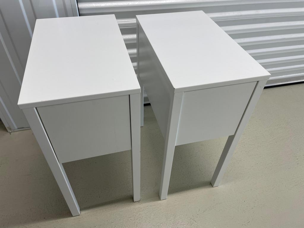 Nordli Nachtkastjes (2 stuks) - Smal nachtkastje - Wit, Huis en Inrichting, Slaapkamer | Nachtkastjes, Ophalen, Gebruikt, Minder dan 45 cm